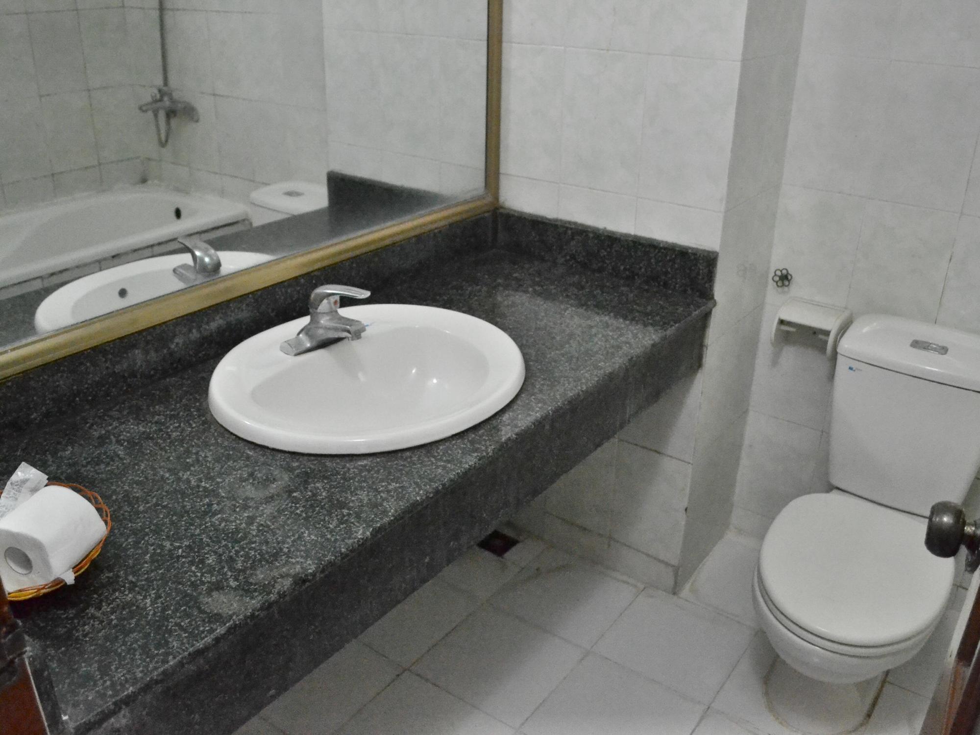 Green Bay Hotel Ha Long Buitenkant foto